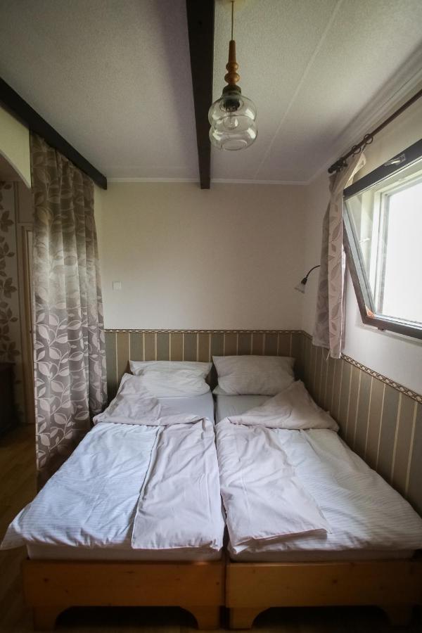 Hellenyi Apartmanok Harkány Zewnętrze zdjęcie