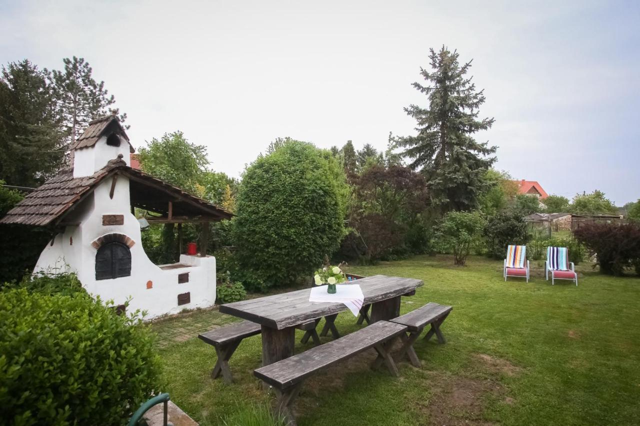 Hellenyi Apartmanok Harkány Zewnętrze zdjęcie
