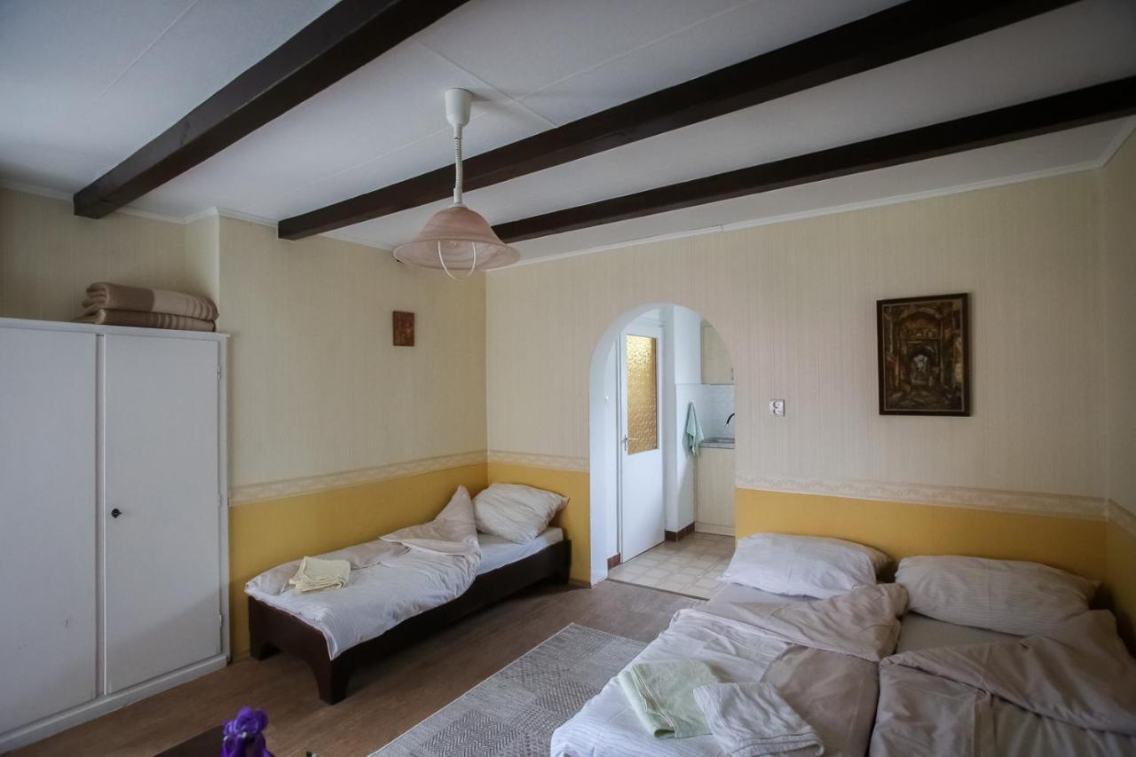 Hellenyi Apartmanok Harkány Zewnętrze zdjęcie